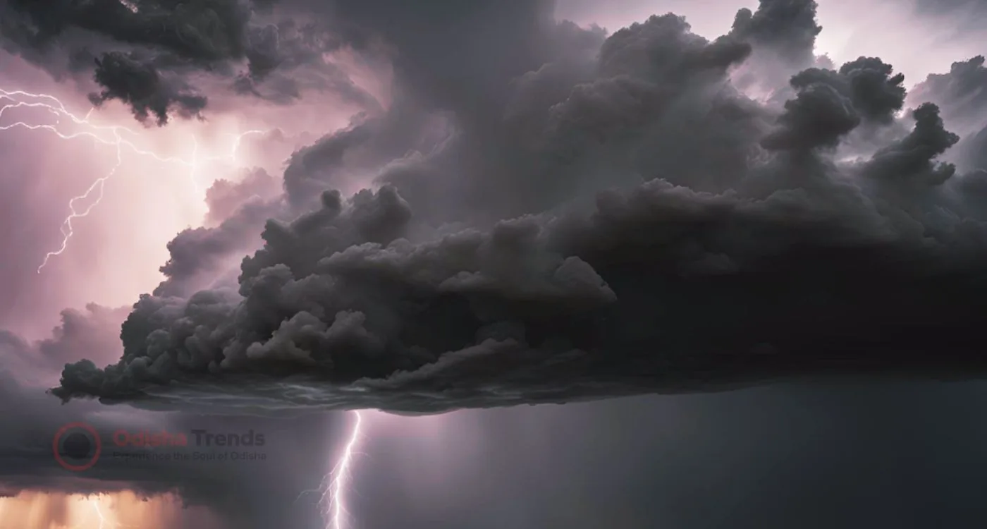 Heavy Thunderstorms to Hit 25 Odisha Districts Tomorrow